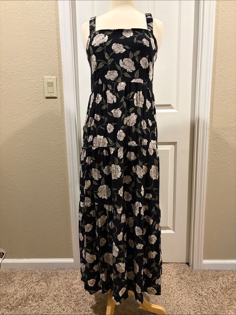 Saltwater LUXE Floral Black Sleeveless Maxi Dress size M excellent cond - Picture 2 of 8
